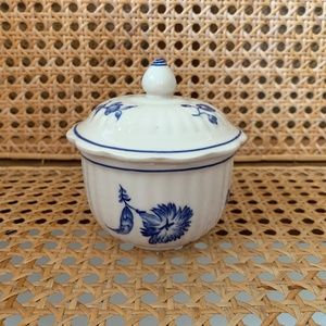 Andrea By Sadek Williamsburg Blue White Covered Sugar Bowl Trinket Dish